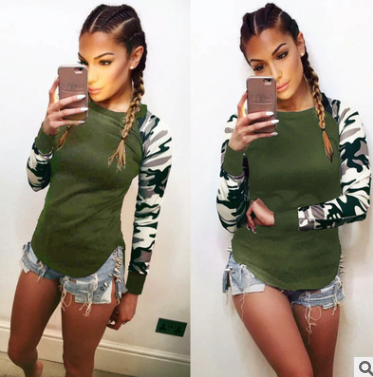 Camiseta de Manga Larga con Diseño de Camuflaje y Bloques de Color