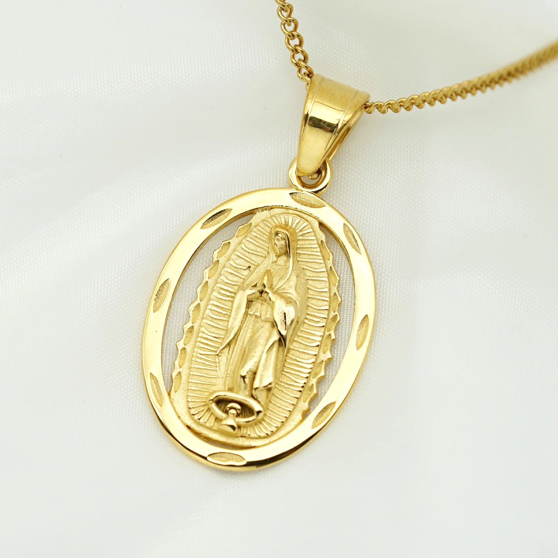 Collares católica para hombres y mujeres, colgante de acero inoxidable 316L, Color dorado, madre religiosa, Virgen María, joyería, regalos de navidad